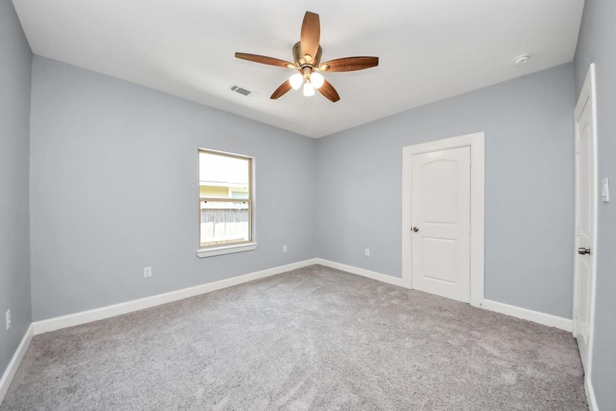 Spacious, unfurnished interior of a new home in , Houston (Image 21).