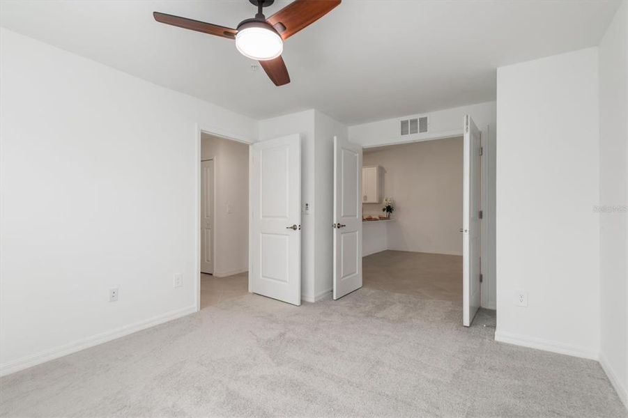 Spacious, unfurnished interior of a new home in , Venice (Image 18).