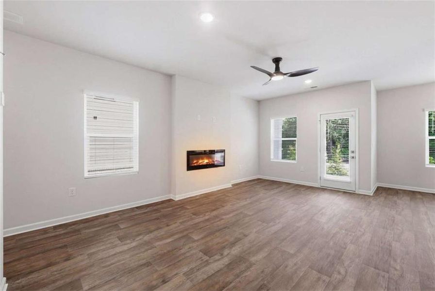 Spacious, unfurnished interior of a new home in Parkway James, Snellville (Image 13).