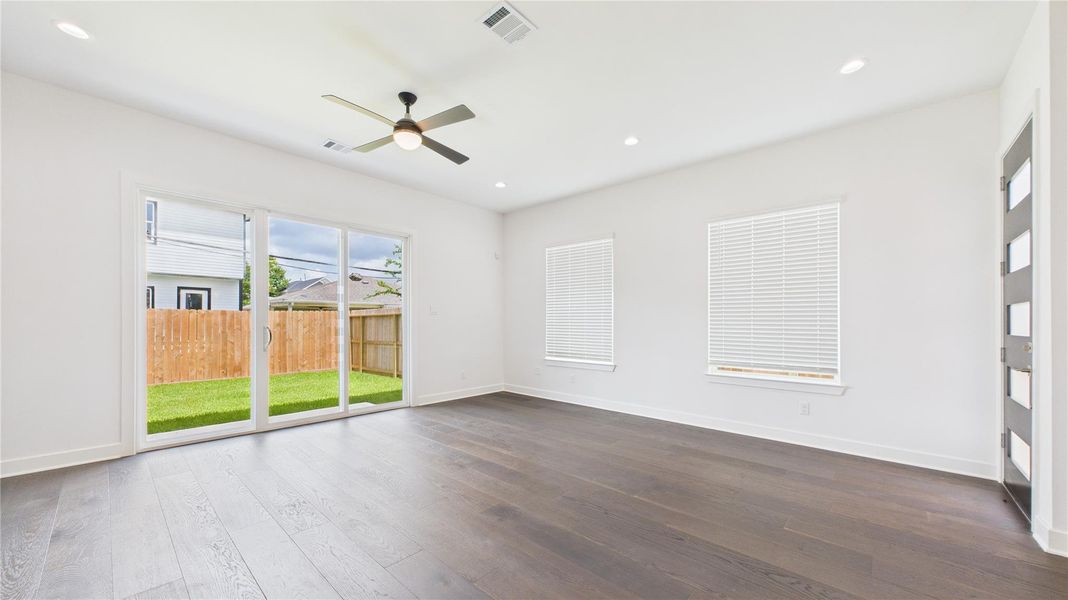 Spacious, unfurnished interior of a new home in Skyline Homes at Lozier, Houston (Image 30). Spacious, unfurnished interior of a new home in Skyline Homes at Lozier, Houston (Image 30).