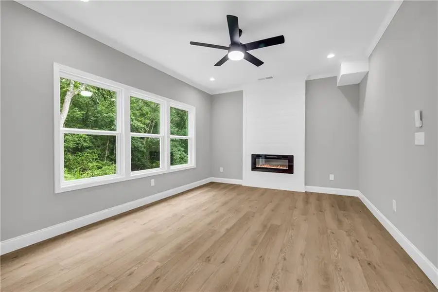Spacious, unfurnished interior of a new home in , Franklin Springs (Image 25).