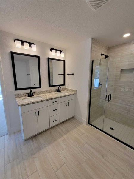 Furnished interior view inside a new home in , Ocala (Image 8).