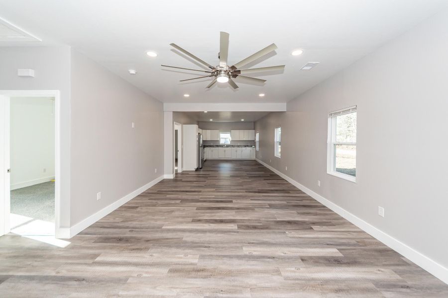 Spacious, unfurnished interior of a new home in , Goose Creek (Image 31).