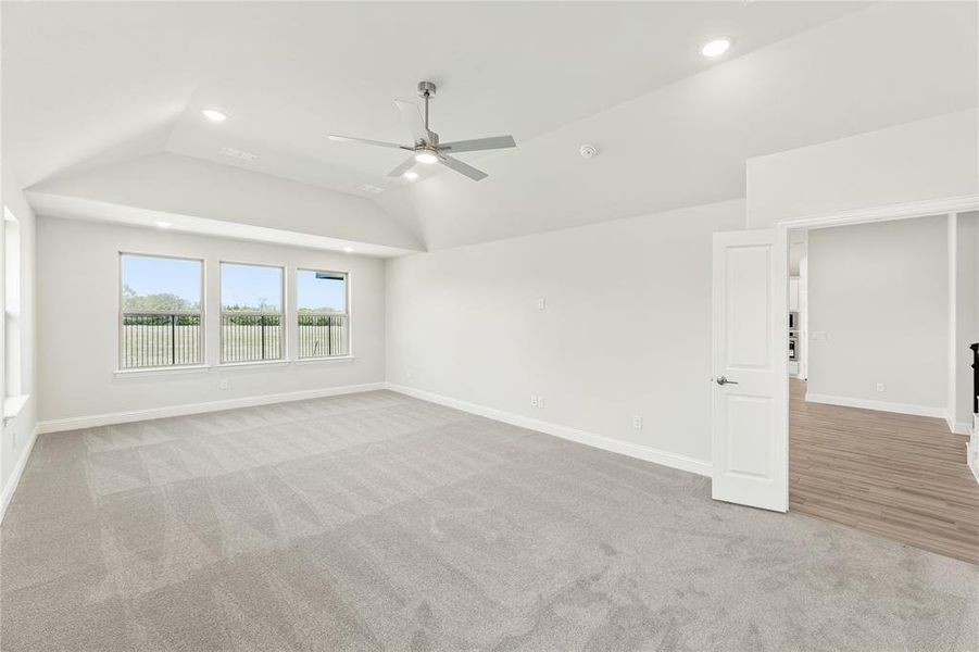 Spacious, unfurnished interior of a new home in Sunrise at Garden Valley, Waxahachie (Image 40). Spacious, unfurnished interior of a new home in Sunrise at Garden Valley, Waxahachie (Image 40).