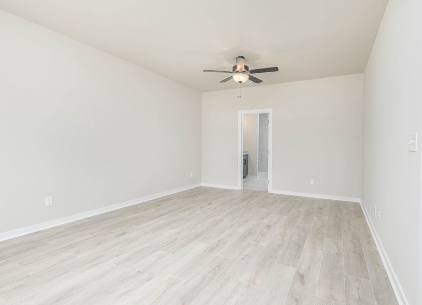 Spacious, unfurnished interior of a new home in Woodland Farms, Dickson (Image 21).