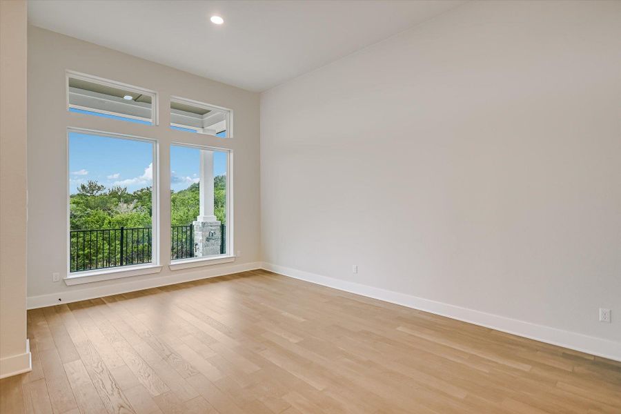Spacious, unfurnished interior of a new home in Riverstone, Georgetown (Image 16).