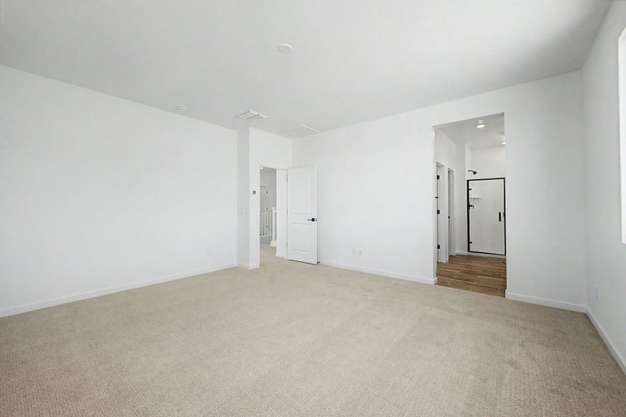 Spacious, unfurnished interior of a new home in Frontera, Surprise (Image 11).