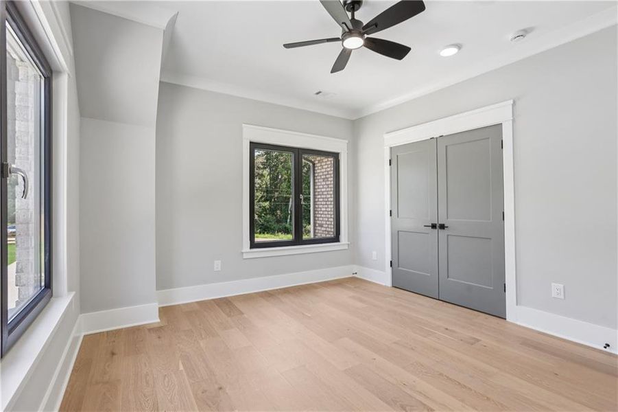 Spacious, unfurnished interior of a new home in , Braselton (Image 113).