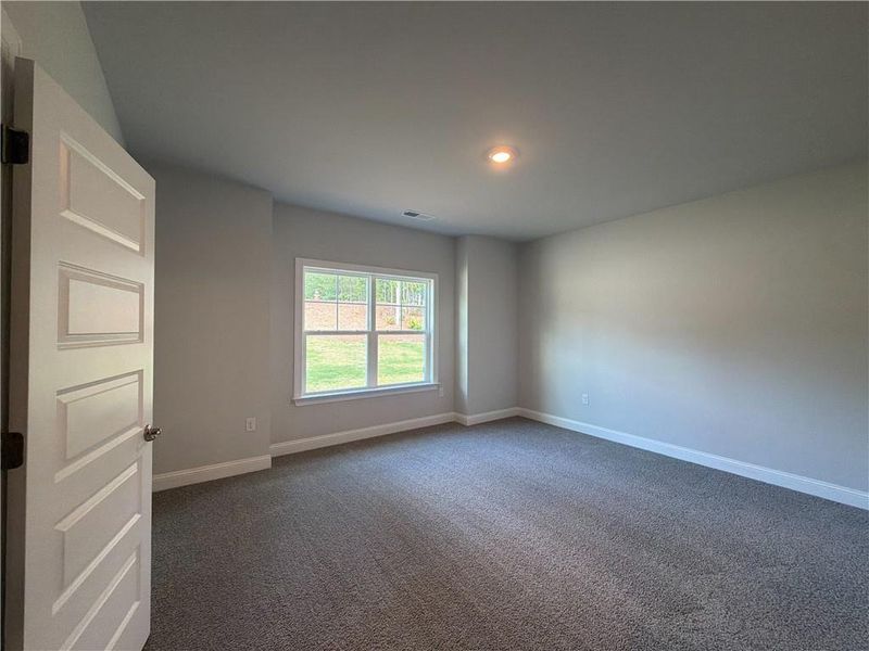 Spacious, unfurnished interior of a new home in Tuscany Hills, Douglasville (Image 12).