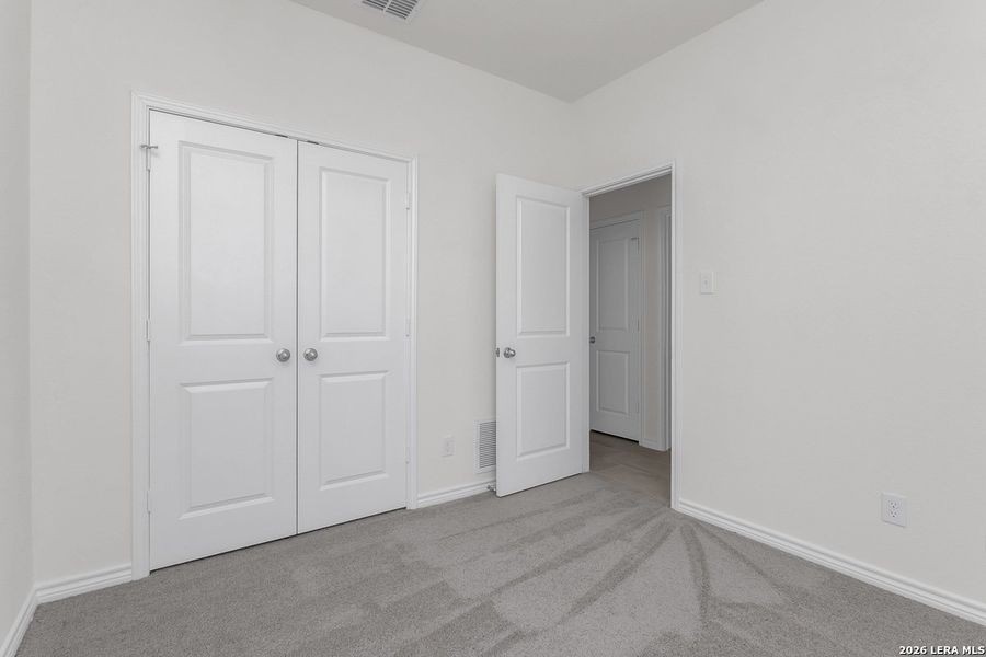 Spacious, unfurnished interior of a new home in The Granary - Heritage Collection, San Antonio (Image 8).