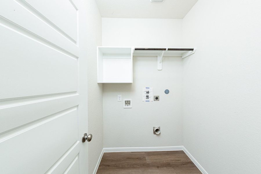 Spacious, unfurnished interior of a new home in Bammel Oaks, Houston (Image 14). Spacious, unfurnished interior of a new home in Bammel Oaks, Houston (Image 14).