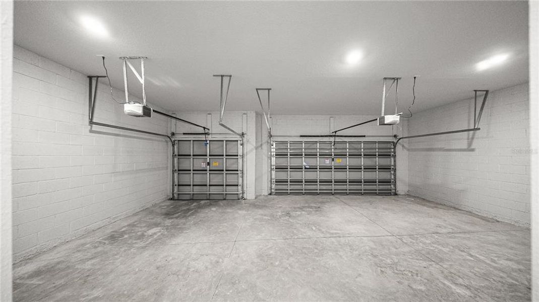 Spacious, unfurnished interior of a new home in , North Port (Image 33).