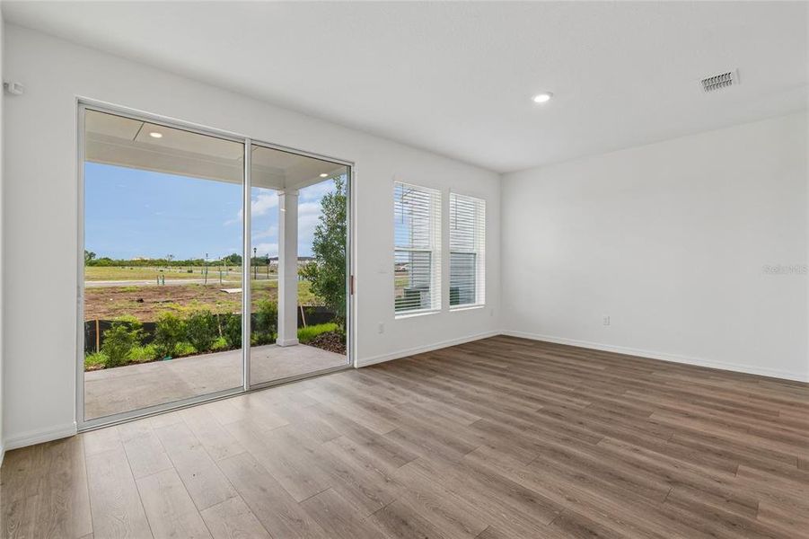 Spacious, unfurnished interior of a new home in Waterset Townhomes, Apollo Beach (Image 21). Spacious, unfurnished interior of a new home in Waterset Townhomes, Apollo Beach (Image 21).