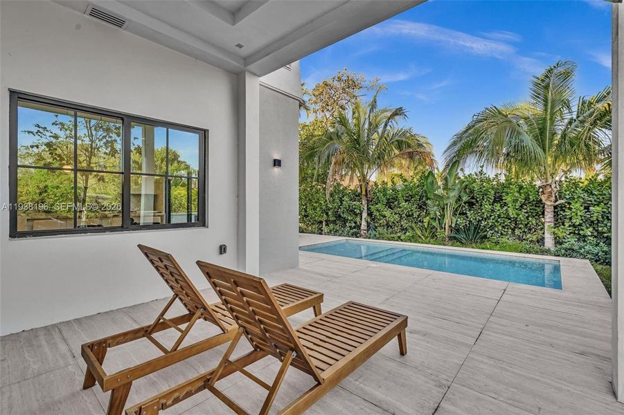 Exterior details and patio area of a home in , Surfside (Image 27).