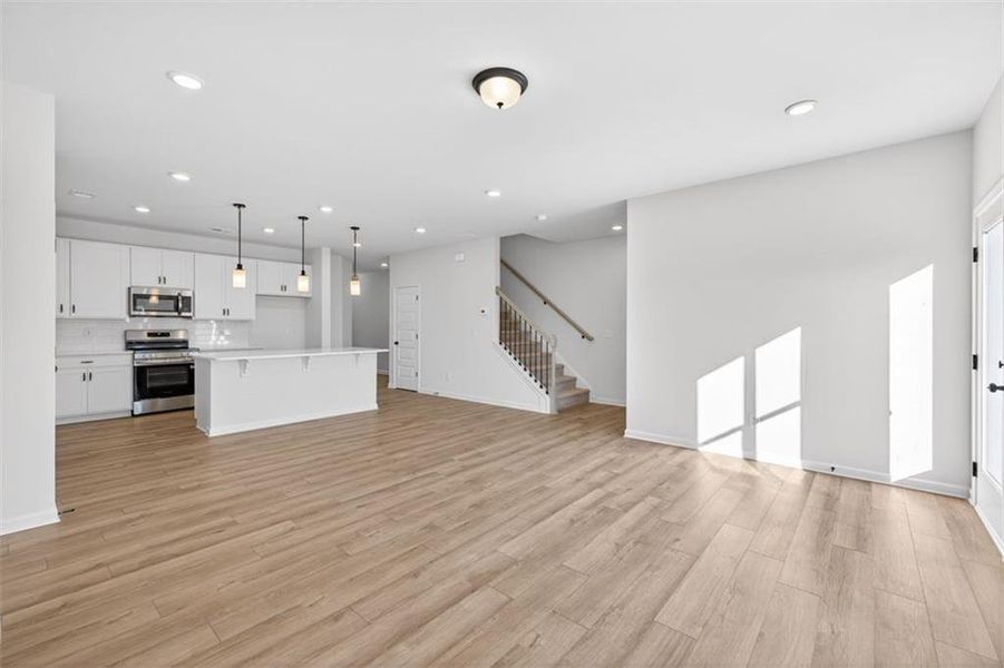 Spacious, unfurnished interior of a new home in Sanders Park, Austell (Image 20).
