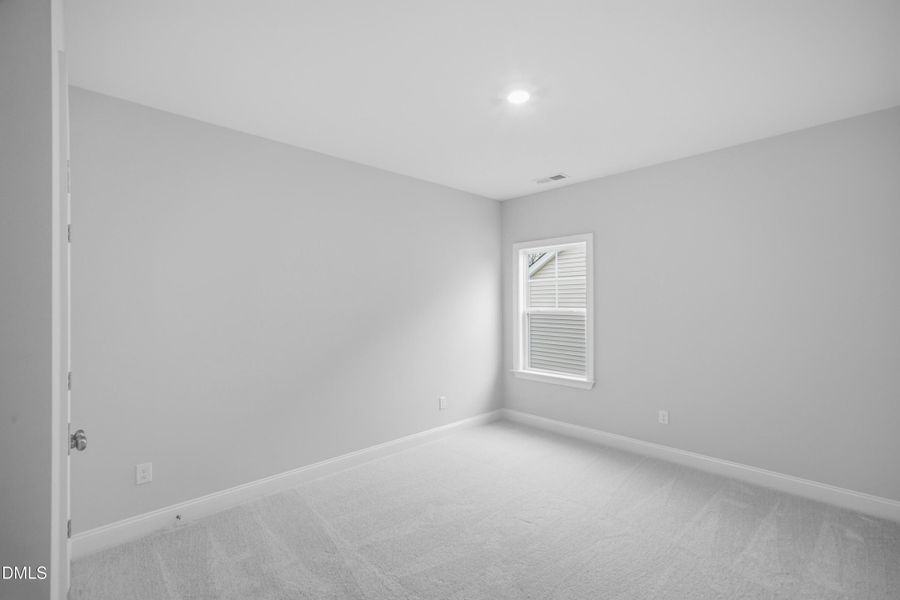 SUN_Everlee_Pic_TryonIII_QMI_217_Bed_1of