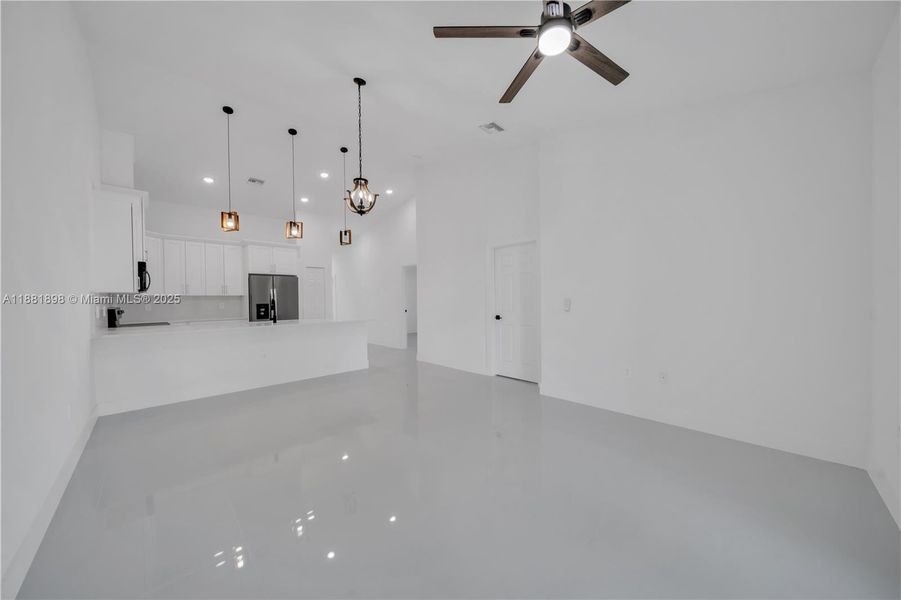 Image 33 of a home in .