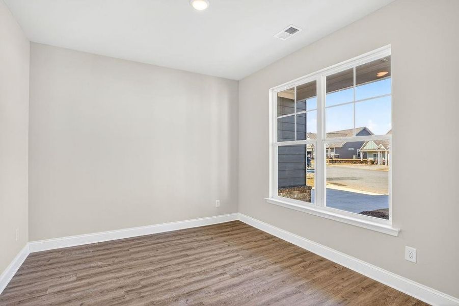 Spacious, unfurnished interior of a new home in , Homer (Image 15).