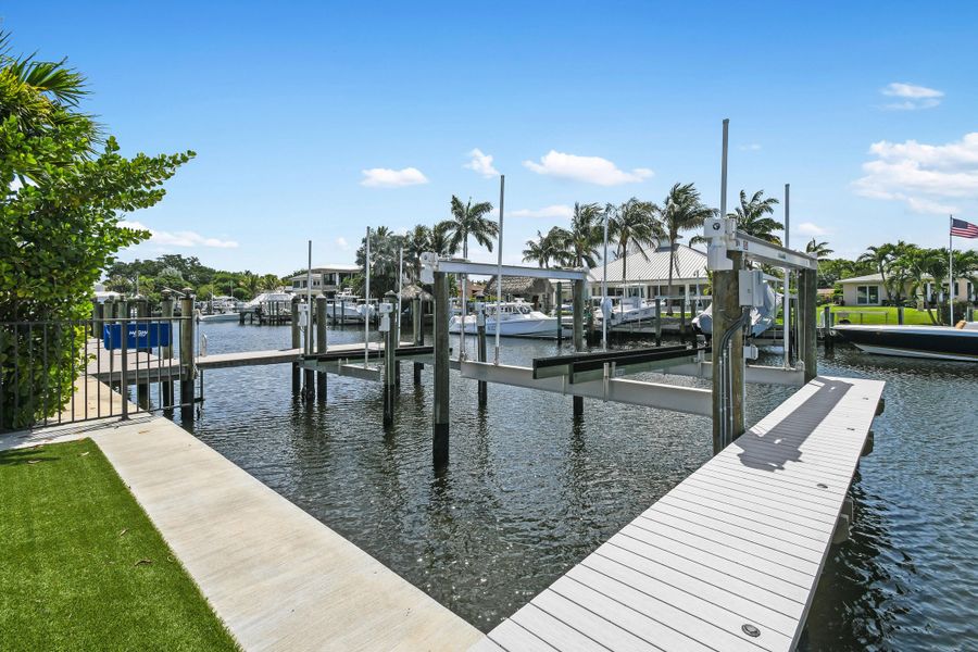 2408AzureCircle(111)