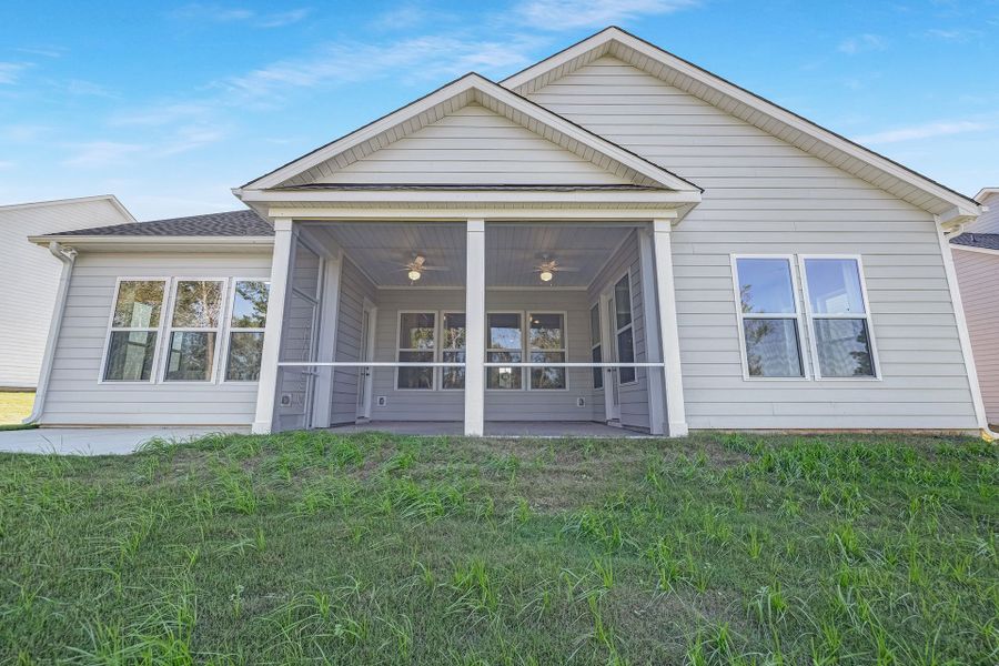 Exterior details and patio area of a home in Edgewater - Harbor Pointe, Lancaster (Image 1).
