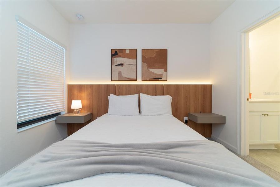 Furnished interior view inside a new home in , Orlando (Image 39).