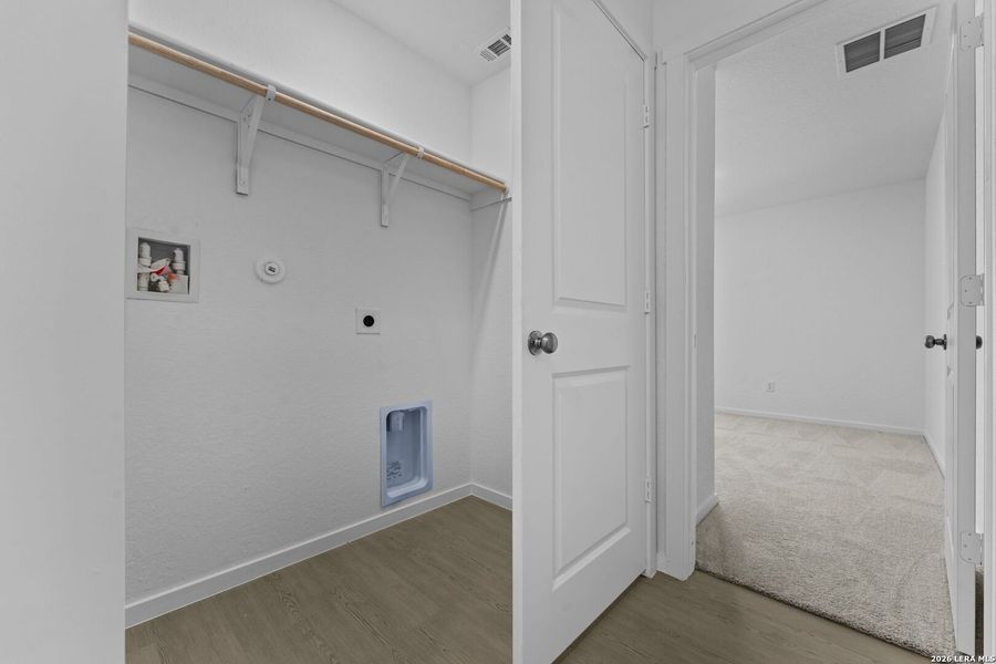 Spacious, unfurnished interior of a new home in Friendship Oaks, Fredericksburg (Image 20).