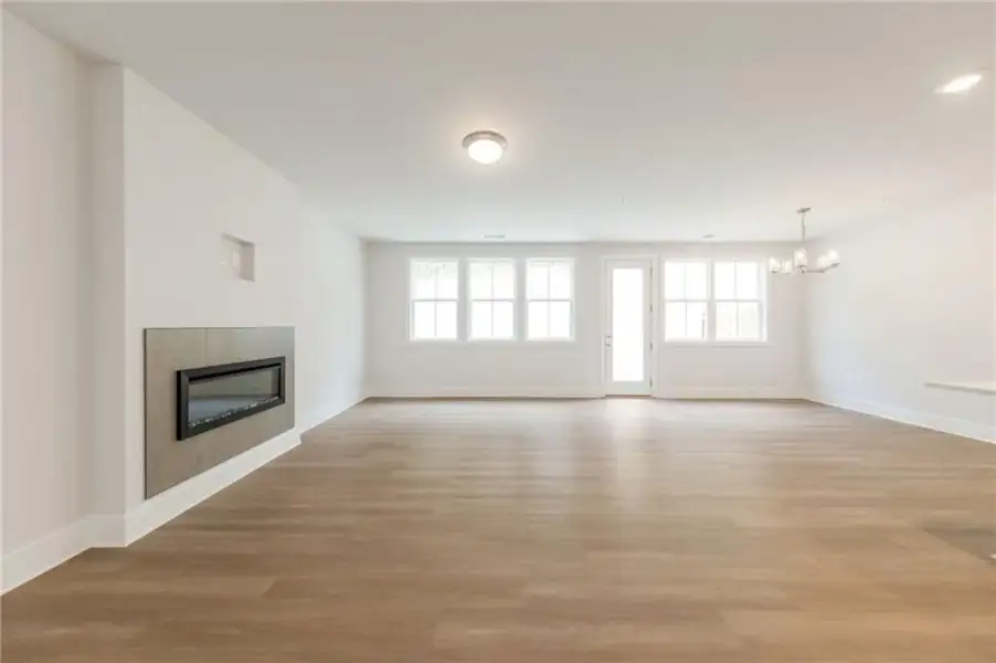 Spacious, unfurnished interior of a new home in , Marietta (Image 13).