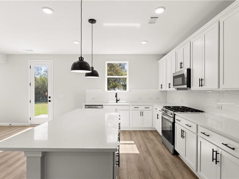 Furnished interior view inside a new home in Cedar Farms, Winder (Image 7).