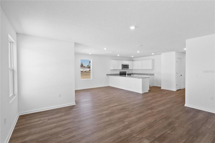 Spacious, unfurnished interior of a new home in Baywood Hills, Alachua (Image 14).