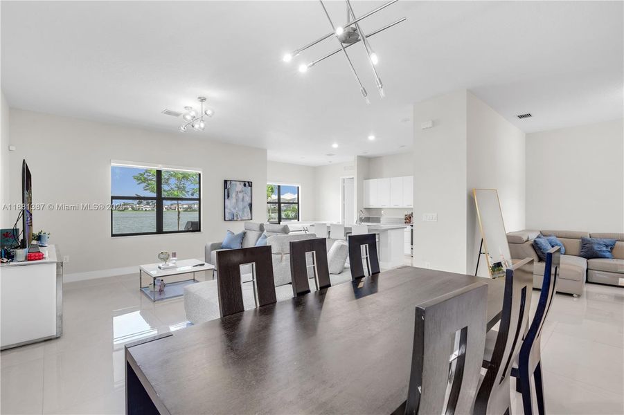 Furnished interior view inside a new home in , Miramar (Image 6).
