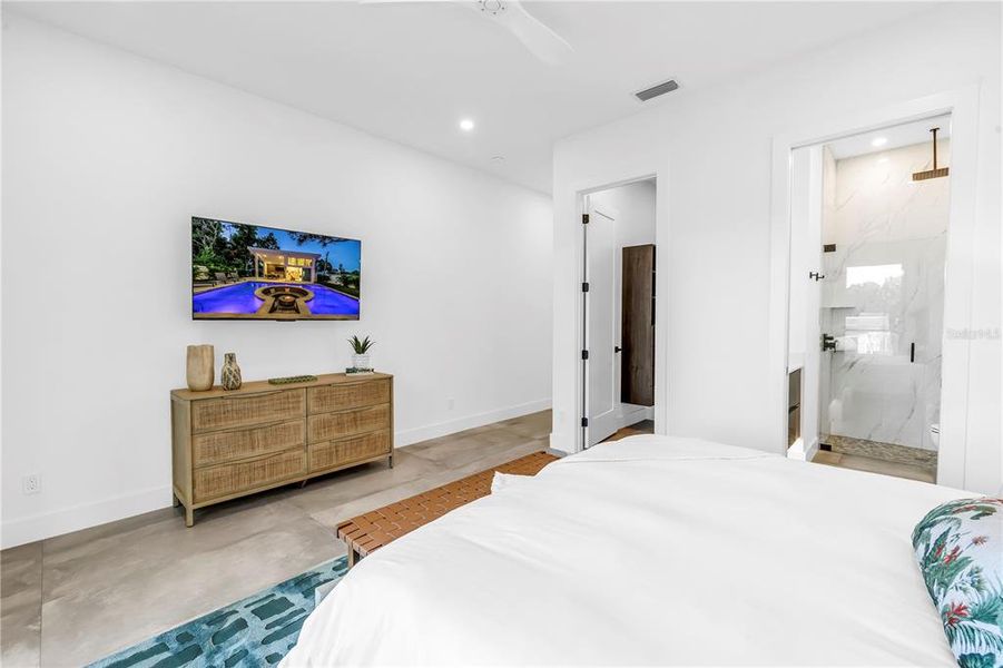 Furnished interior view inside a new home in , Sarasota (Image 23).