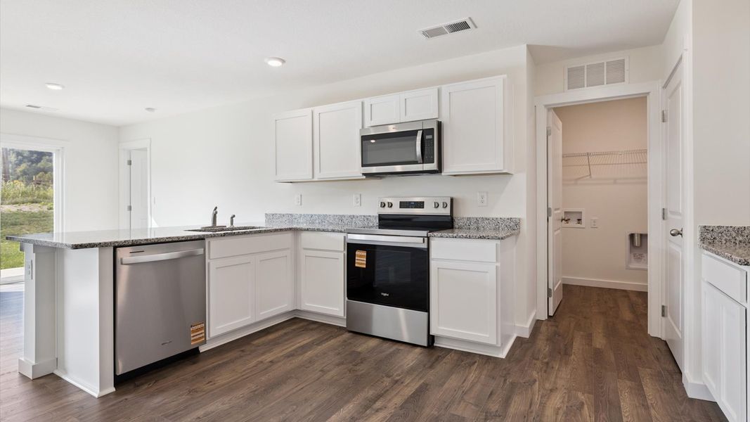 Furnished interior view inside a new home in Emory Creek, Harriman (Image 5).