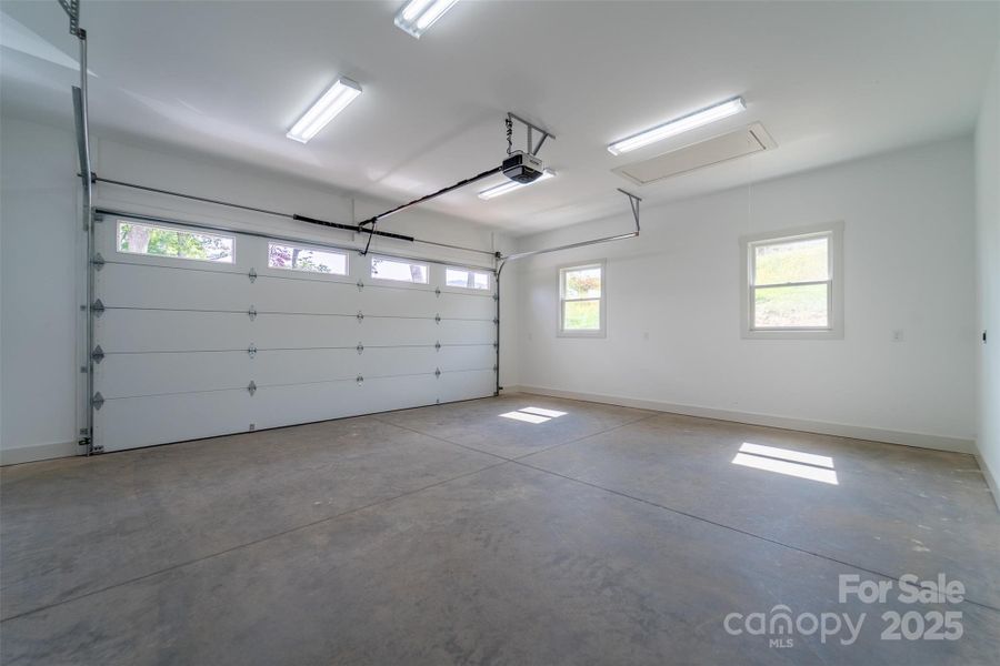 Image 34 of a home in .