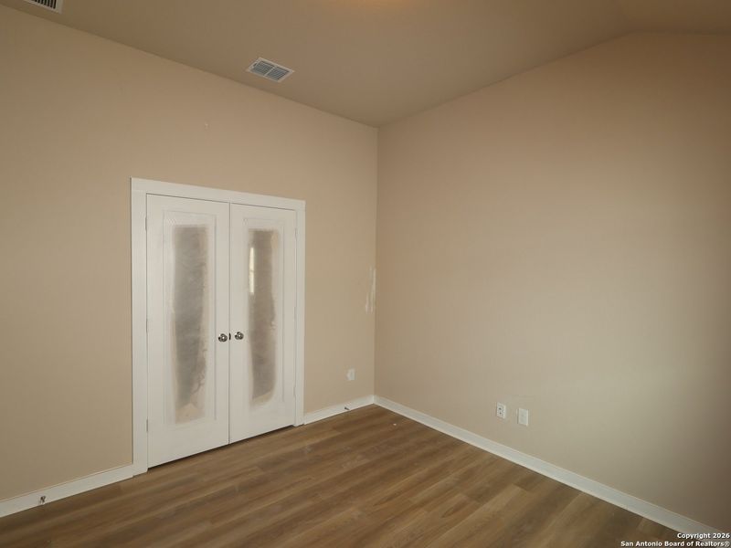 Spacious, unfurnished interior of a new home in Winding Brook, San Antonio (Image 26).