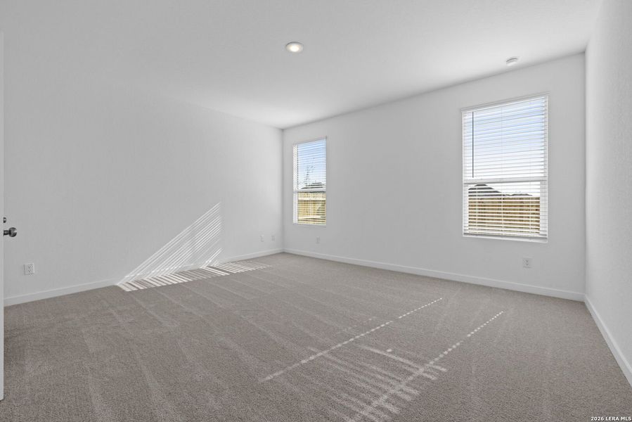 Spacious, unfurnished interior of a new home in Voss Farms, New Braunfels (Image 22).
