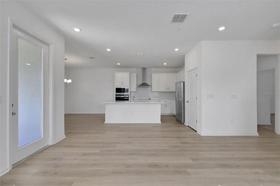 Spacious, unfurnished interior of a new home in Crossroads at Kelly Park, Apopka (Image 36).