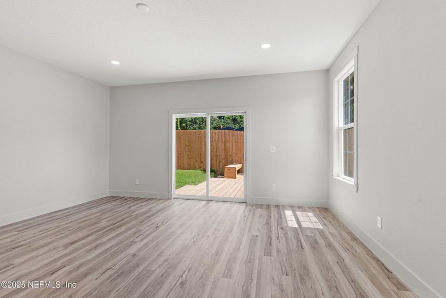 Spacious, unfurnished interior of a new home in , Jacksonville (Image 15).