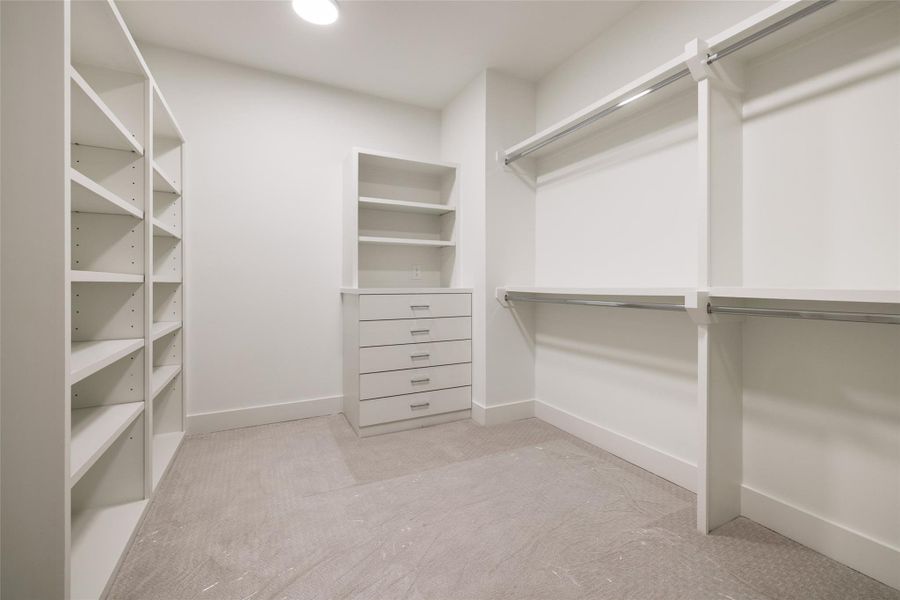 Spacious, unfurnished interior of a new home in , Houston (Image 22).