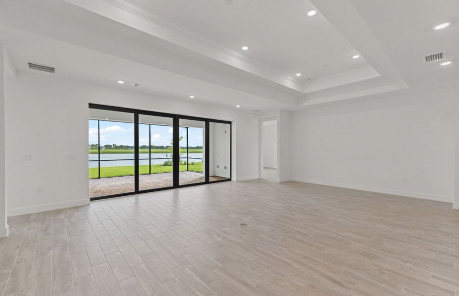 Spacious, unfurnished interior of a new home in Del Webb Naples, Immokalee (Image 10).