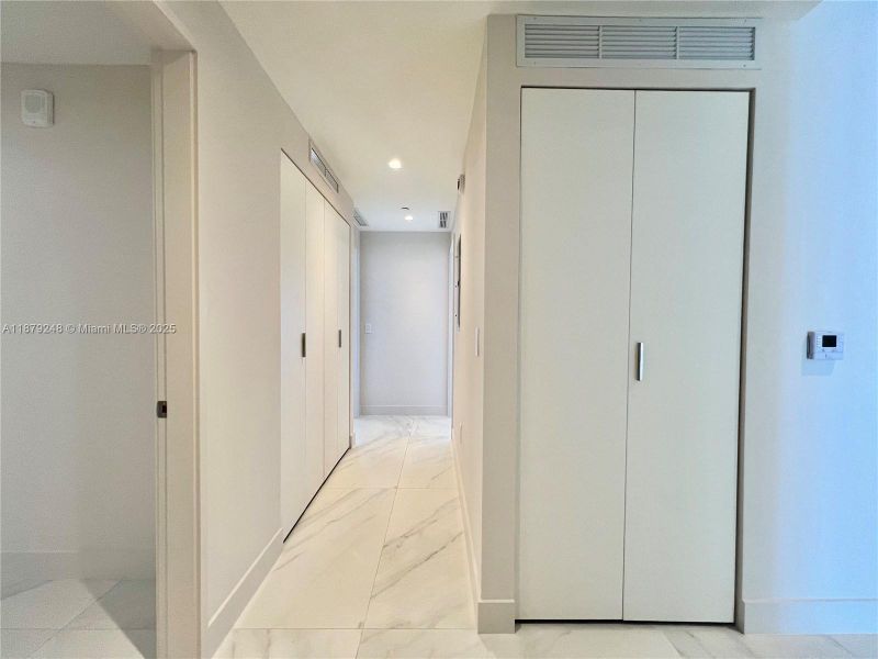 Spacious, unfurnished interior of a new home in , Miami (Image 28).