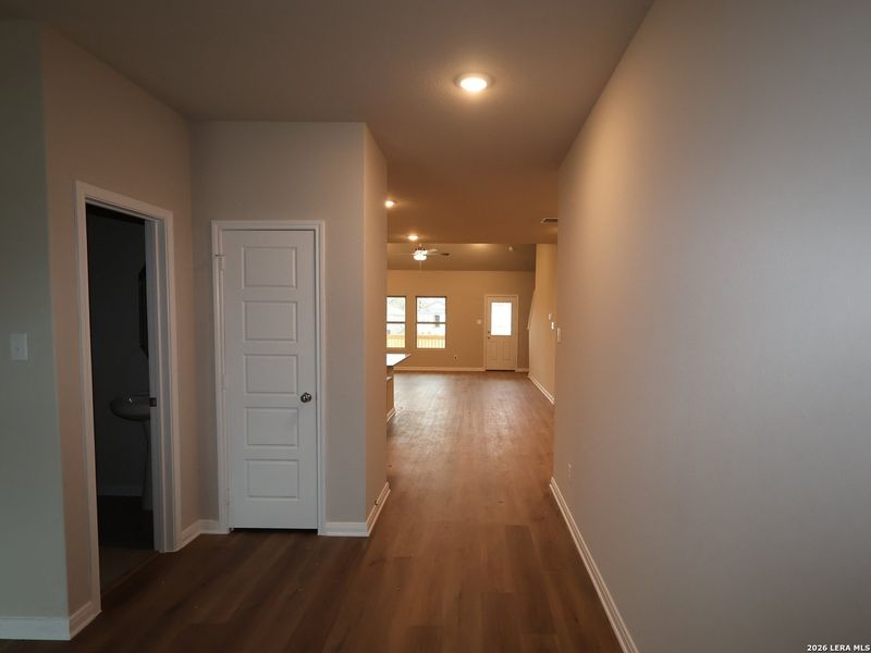 Spacious, unfurnished interior of a new home in Agave, San Antonio (Image 23).
