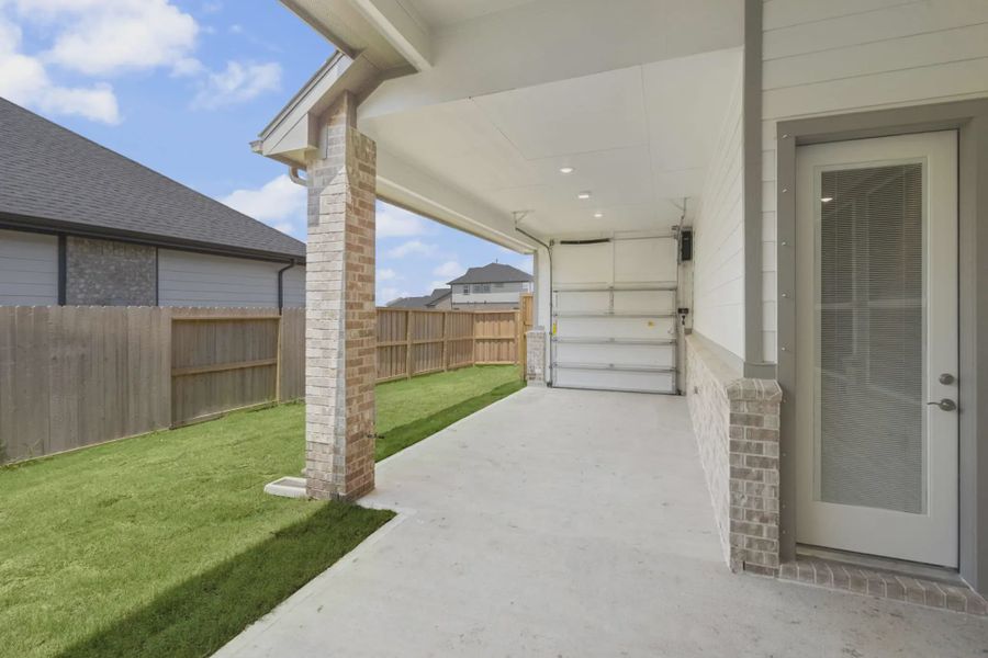 Representative exterior details of a home built from the Mickelson by Chesmar Homes in Riceland Alley Loads, Mont Belvieu (Image 47).