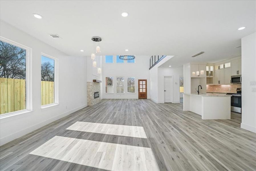 Spacious, unfurnished interior of a new home in , Dallas (Image 15). Spacious, unfurnished interior of a new home in , Dallas (Image 15).