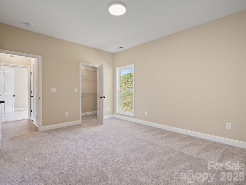 Spacious, unfurnished interior of a new home in , Clyde (Image 24).