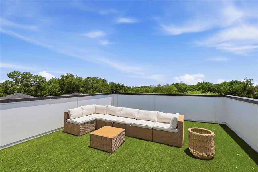 Exterior details and patio area of a home in , Dallas (Image 3).