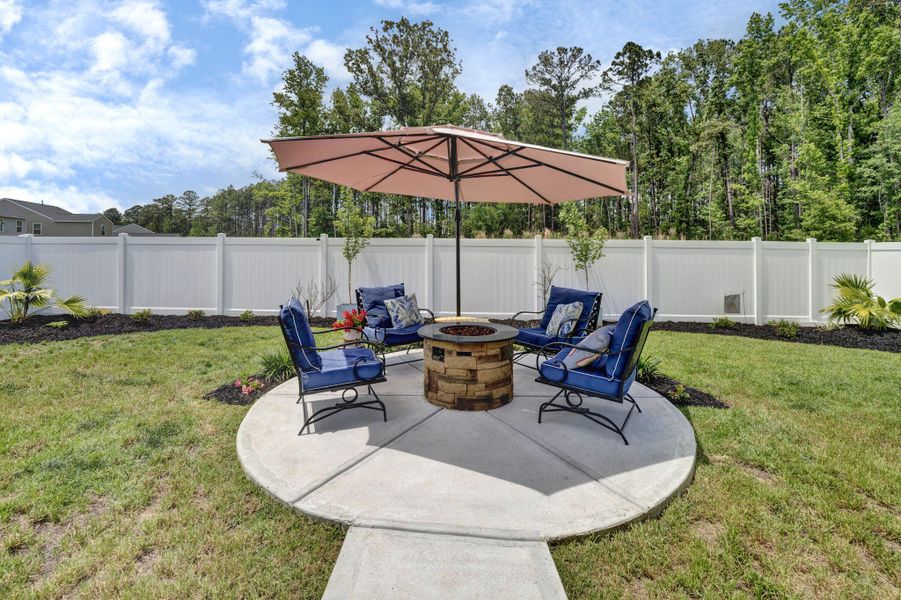 Exterior details and patio area of a home in , Hardeeville (Image 21).