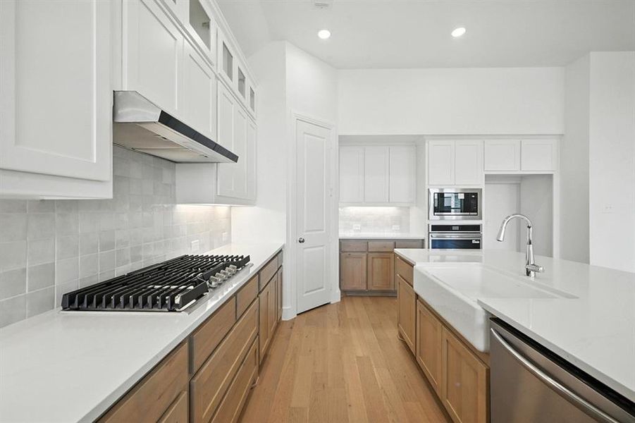 Furnished interior view inside a new home in Thompson Farms: 60ft. lots, Van Alstyne (Image 7). Furnished interior view inside a new home in Thompson Farms: 60ft. lots, Van Alstyne (Image 7).