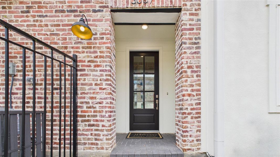 Exterior details and patio area of a home in White Oak Station, Houston (Image 3). Exterior details and patio area of a home in White Oak Station, Houston (Image 3).