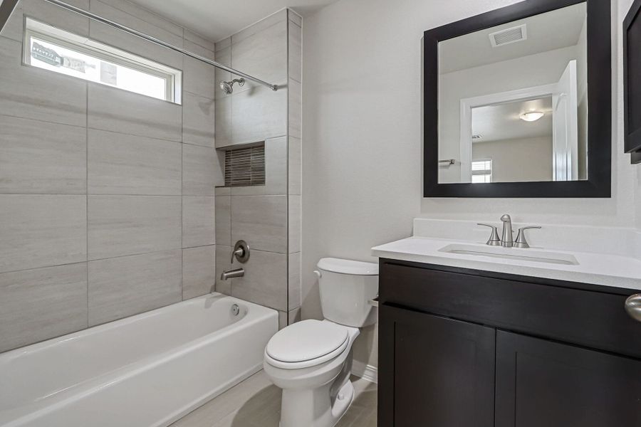 Furnished interior view inside a new home in Emerald Estates, Horizon City (Image 18). Furnished interior view inside a new home in Emerald Estates, Horizon City (Image 18).