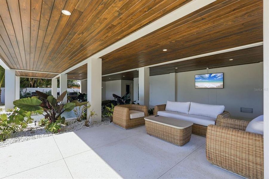 Exterior details and patio area of a home in , Anna Maria (Image 30).